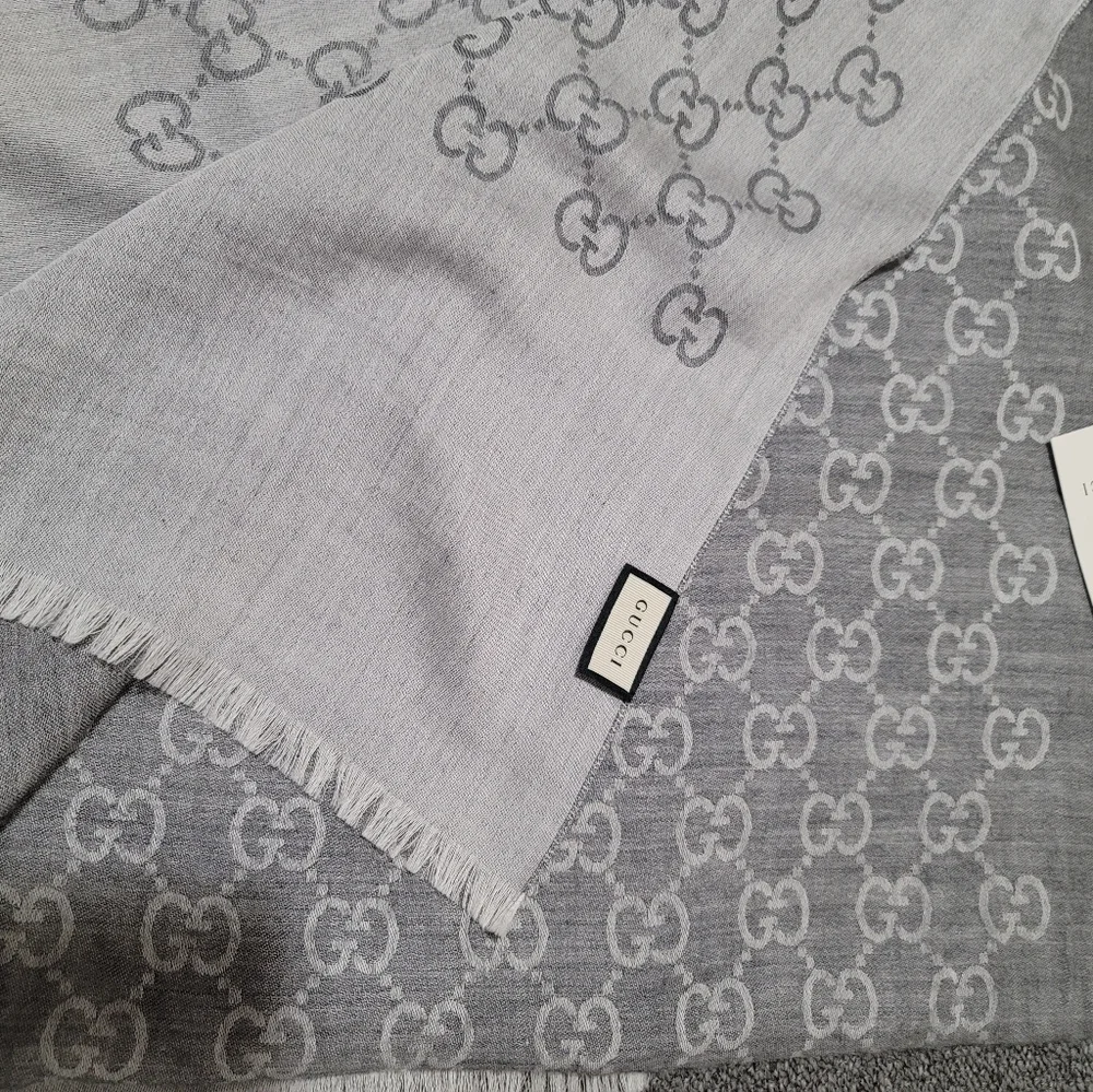 Gucci GG double sided scarf - Picture 6 of 8